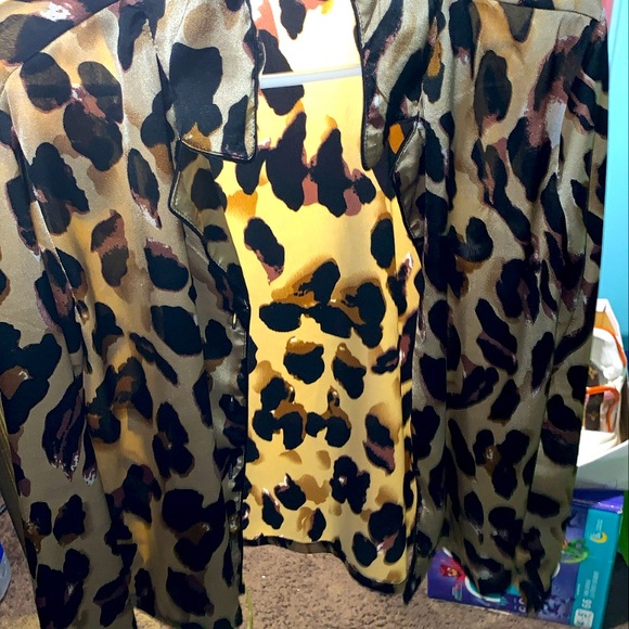 Silky Cheetah Print Cardigan - Picture 3 of 4